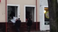 Polacy demoluja kebaba - zamieszki / 2017