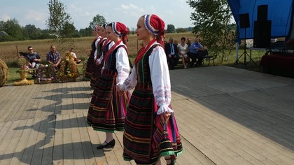 Zespół Pieśni i Tańca Jawor na dożynkach gminnych w Wólce Kątnej #4