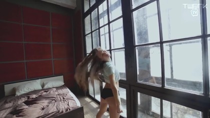 Russian girl dance twerking
