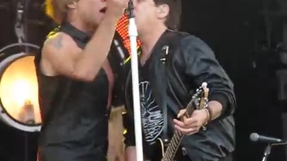 BON JOVI Bad Medicine w/Bad case of loving you/Roadhouse Blues 05. 06. 2010 @the Beach