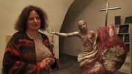 27. 05. 2018 Na wystawie KAPŁANI NIEZŁOMNI w dolnym kościele św.  Krzyża - artyści o swoich pracach