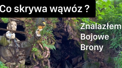 Klimatyczny wąwóz u stóp góry Bukowiec ma swoje tajemnice.
Zapraszam na wycieczkę , będzie wesoło i cos ciekawego znalazłem.