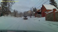 Idiota w suvie nie potrafi opanować auta