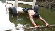 Chiński Niskobudżetowy Guru Fitness Nie Potrzebuje Siłowni