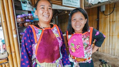 Zabłądziłam w górach i trafiłam do lokalnej wioski Lisu [NAPISY PL]