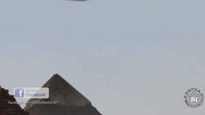 Amazing UFO Mothership lands on GIZA PYRAMID - Ancient Aliens are BACK !!! February 2018