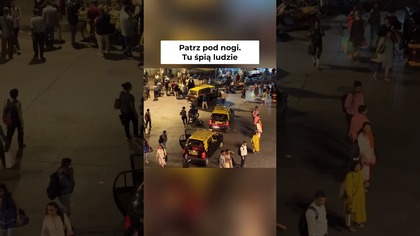 Spacer po Mumbaju między śpiącymi ludźmi