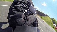 Nieprawidłowa pozycja wchodzenia w zakręty