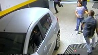 Blondynka straciła kontrolę nad samochodem i uciekła.