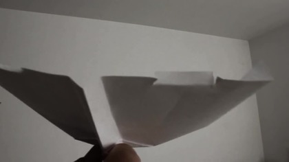 Trik z papierowym samolocikiem
