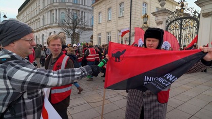 Przeciwko Śmieciówkom