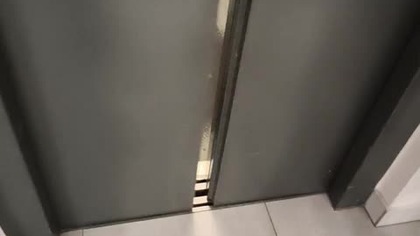 winda w Mościcki centrum medycznym dziwnie pokazuje na wyświetlaczu #winda #windy #lifts #elevator