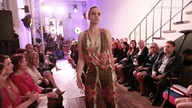 Gwiazdy zachwycone kolekcją Marioli Turbiarz | Wideoportal
