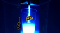 Gdy te dwa składniki się łączą dzieje się MAGIA  całość na kanale #science #experiment #glowing