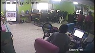 Atak węża na mężczyznę w kafejce internetowej