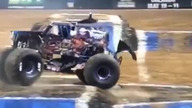 Efektowny pokaz umiejętności podczas zawodów Monster Jam