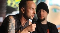 Nergal kradnie muzykę!
