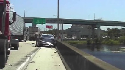 Fugitives Caught on Tape - S01E11 (lektor PL)