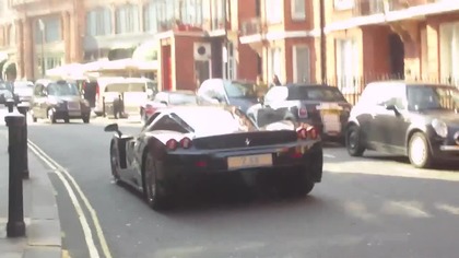 Straight piped Ferrari Enzo sounds in London!