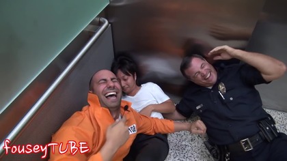 ESCAPED PRISONER PRANK!