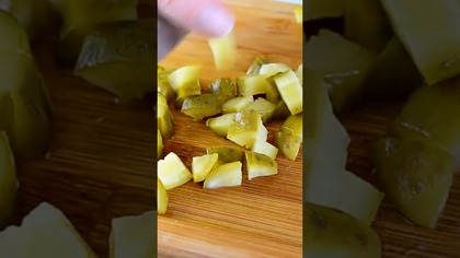 Sałatka pieczarkowa z jajkiem i ogórkiem konserwowym #shorts #smakowitedania #gotowanie #recipe