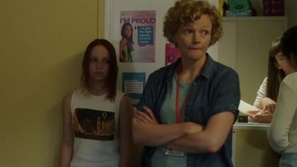 Three Girls S01E01 PL