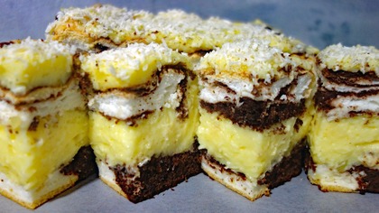 Ciasto Egzotyczna Rapsodia to połączenie puszystego biszkoptu, delikatnej bezy i kremu ananasowego