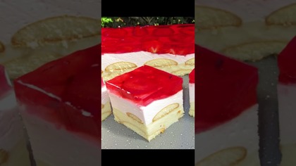 Przepyszne ciasto z truskawkami bez pieczenia , delikatne i kremowe