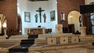 Przed mszą św.  w Kościele świętego Maksymiliana Kolbe we Wrocławiu .
