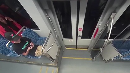 Imigrant.  Nagranie zabójstwa 23-letniej Dziewczyny.  Uważajcie gdzie jedziecie ! mp4 686x432