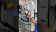 Drop test telefonu w kontrolowanych warunkach