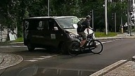 Rowerzysta pod prąd