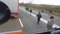 Imigranci kontra kierowcy w Calais