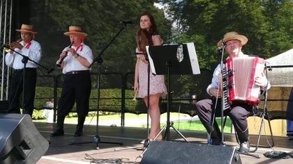 Lipka w wykonaniu Duetu Dziewanna i gości podczas 9.  Festiwalu Produktu Lokalnego w