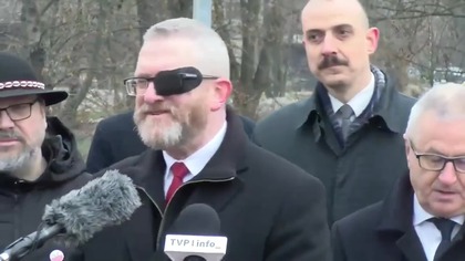 DZIENNIKARZE ZROBILI NAG0NKĘ NA RAUNA! OBURZAJĄCE WIEŚCI Z OŚWlĘClMlA!