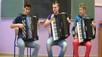 Cover "Ma Cherie" na akordeonach