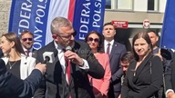 BRAUN ZNÓW SZYKANOWANY! WIELKIE TŁUMY POD WARSZAWSKIM SĄDEM!