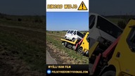 Autolaweta przebija się przez barierki #shorts #polscykierowcy #rikordwidjo #dashcam #carcrash