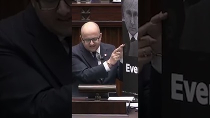 MATECKI I JEGO SEJMOWY SPEKTAKL.  SKUŁ SIĘ W KAJDANKI I SIĘ ZACZĘŁO