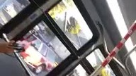 Walka Dziewczyn w autobusie