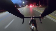Rowerzysta znalazł sposób na natrętnych kierowców