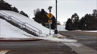 Nieudany zjazd na snowboardzie