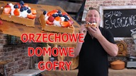 Domowe orzechowe gofry z bitą śmietaną i owocami / Oddaszfartucha