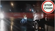 Rowerzysta jedzie pod prąd na czołówkę z ciężarówką #1366 Wasze Filmy