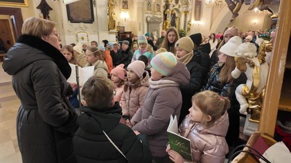 Pastorałka Józefie, stajenki nie szukaj w wykonaniu scholi Aniołki z Markuszowa.  26. 12. 2025 r.