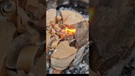 Tak rozpalam ogień, gdy wszystko jest mokre i zimne 