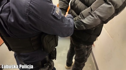 Policyjny pościg za kradzionym Fiatem.  Bez uprawnień, poszukiwany i pod wpływem psychotropów.