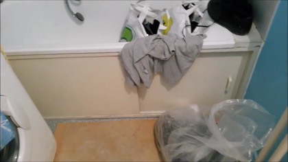 Mała Łazienka w Kawalerce 31 m2 - blok ,wieżowiec jedenastopiętrowy / The small bathroom in a studio