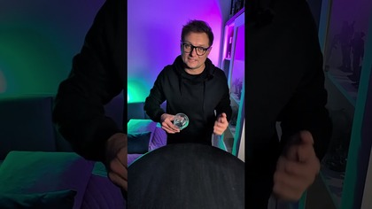 Moneta przez szklankę #iluzja #sztuczka #iluzjoniatamaciejkozłowski #magik #iluzjonista #magictrick