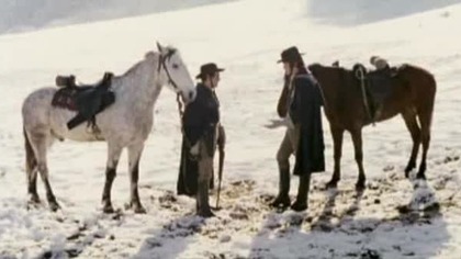 1864, Sand Creek, Co. Kiedy oddział wojskowy dokonuje masakry mężczyzn, kobiet i dzieci z wioski Czejenów, zniesmaczony żołnierz o imieniu Harmonica opuszcza swój posterunek, zaprzyjaźnia się i zamieszkuje z Czejenami, przyłączając się do ich walki w trakcie trwających nalotów armii.
